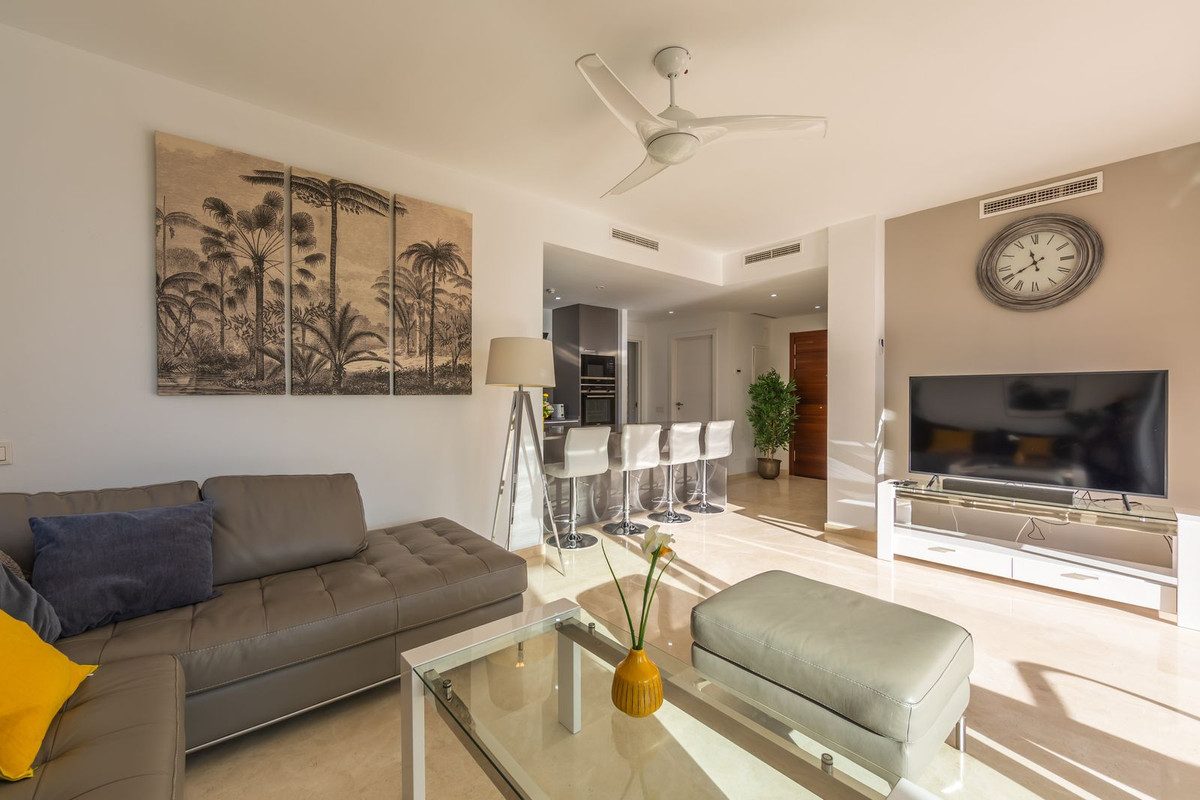 Ground Floor Apartment in Casares, Costa del Sol – 2 beds – 395000 € - photo 13 of 38