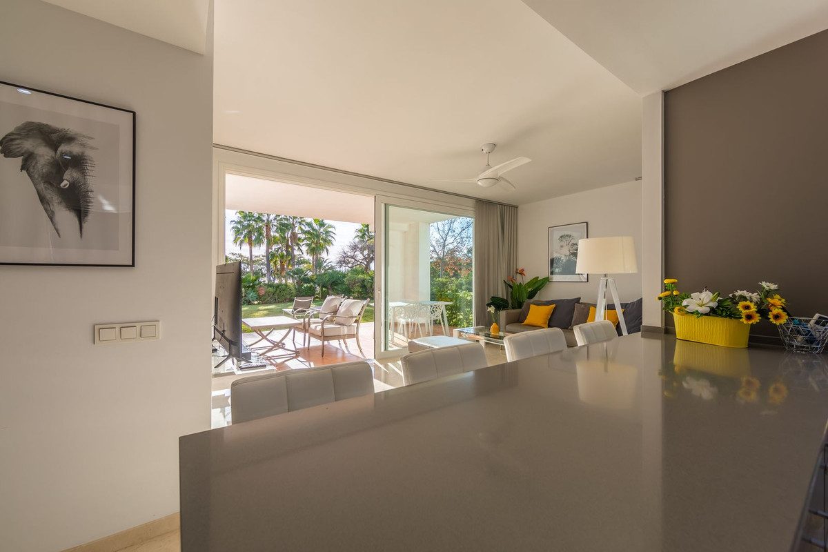 Ground Floor Apartment in Casares, Costa del Sol – 2 beds – 395000 € - photo 14 of 38
