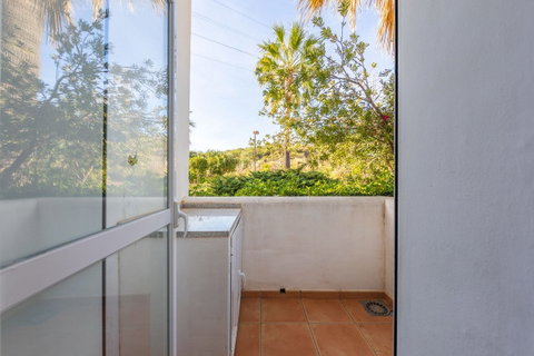 Ground Floor Apartment in Casares, Costa del Sol – 2 beds – 395000 € - photo 23 of 38