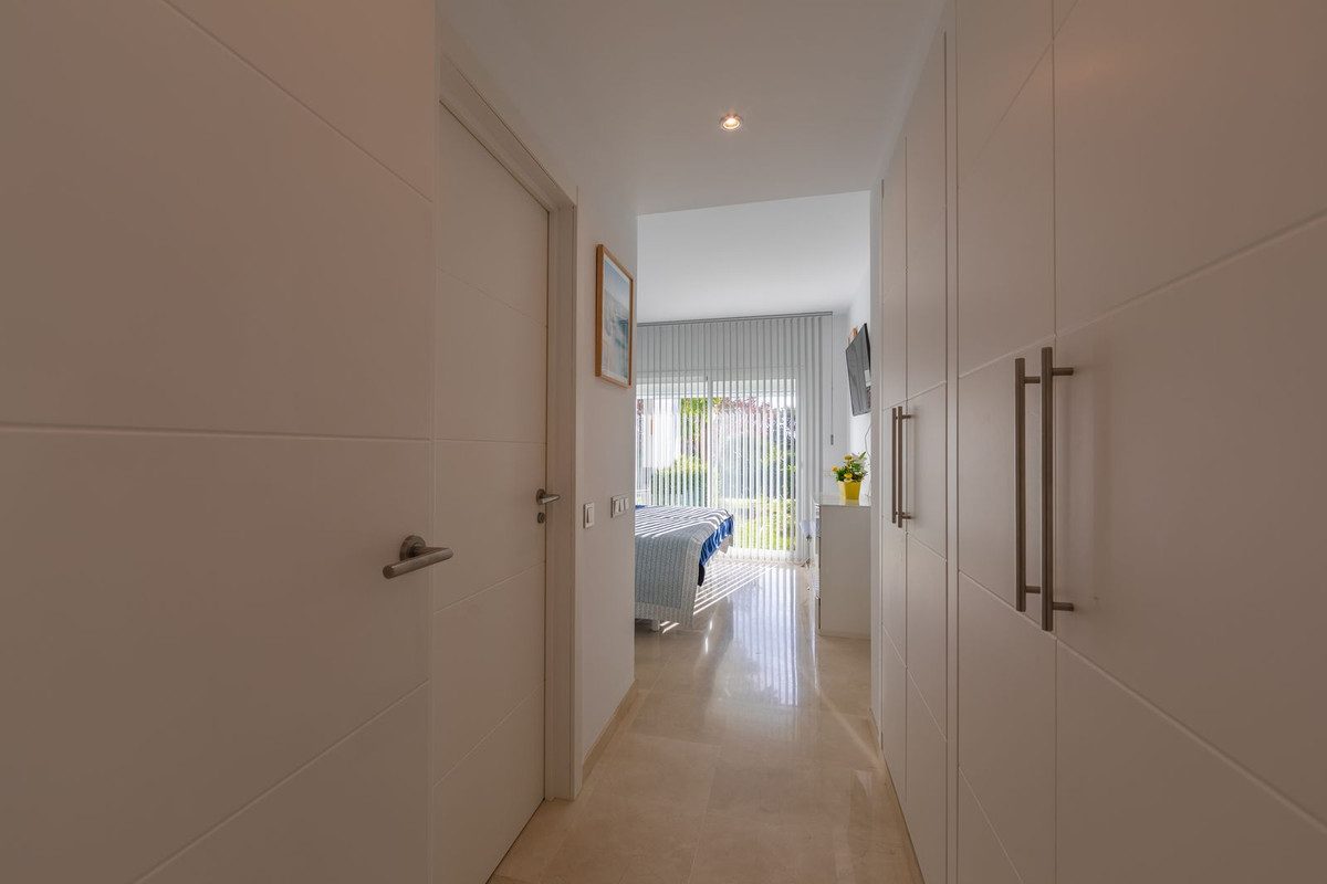 Ground Floor Apartment in Casares, Costa del Sol – 2 beds – 395000 € - photo 34 of 38