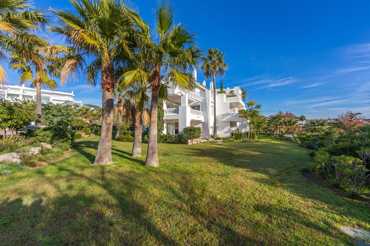 Ground Floor Apartment in Casares, Costa del Sol – 2 beds – 395000 € - photo 37 of 38