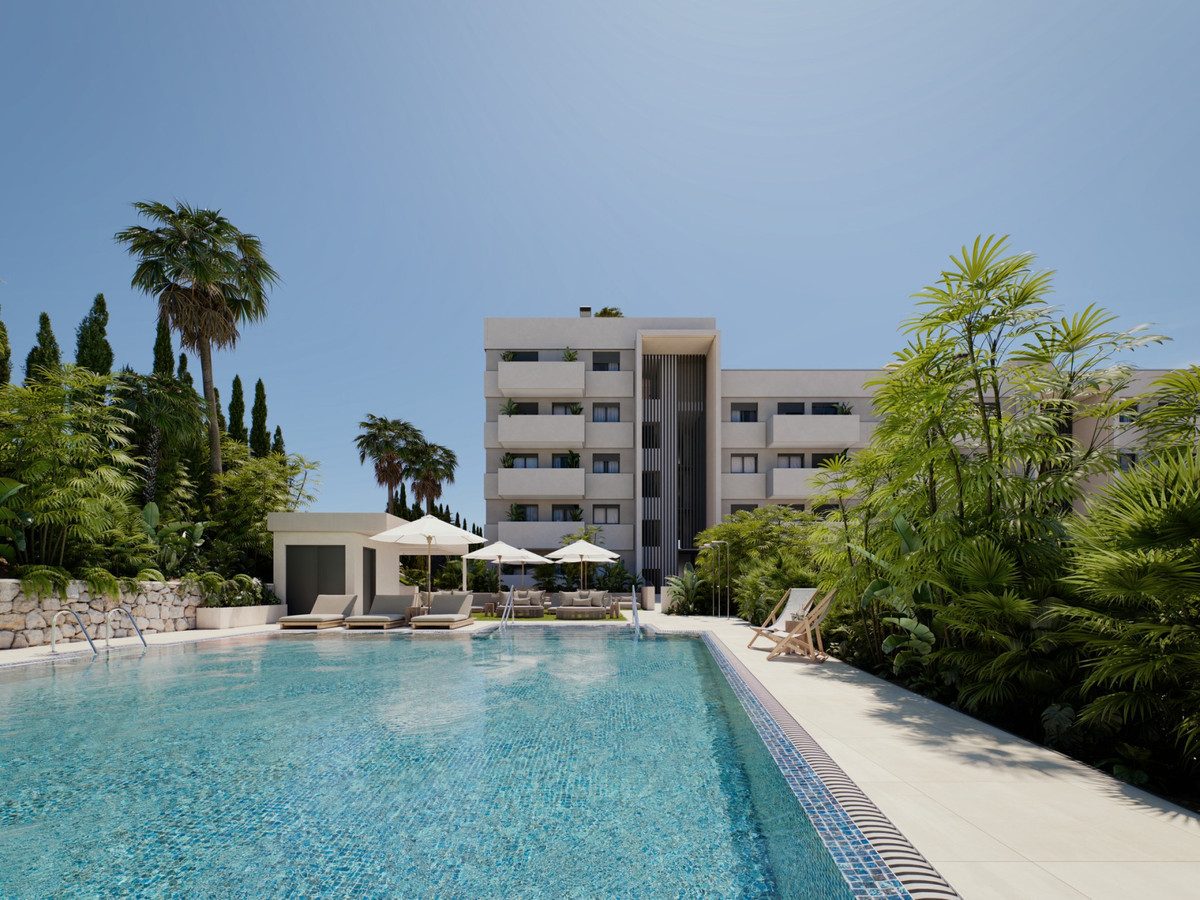 Middle Floor Apartment in Estepona, Costa del Sol – 2 beds – 600000 € - photo 25 of 27