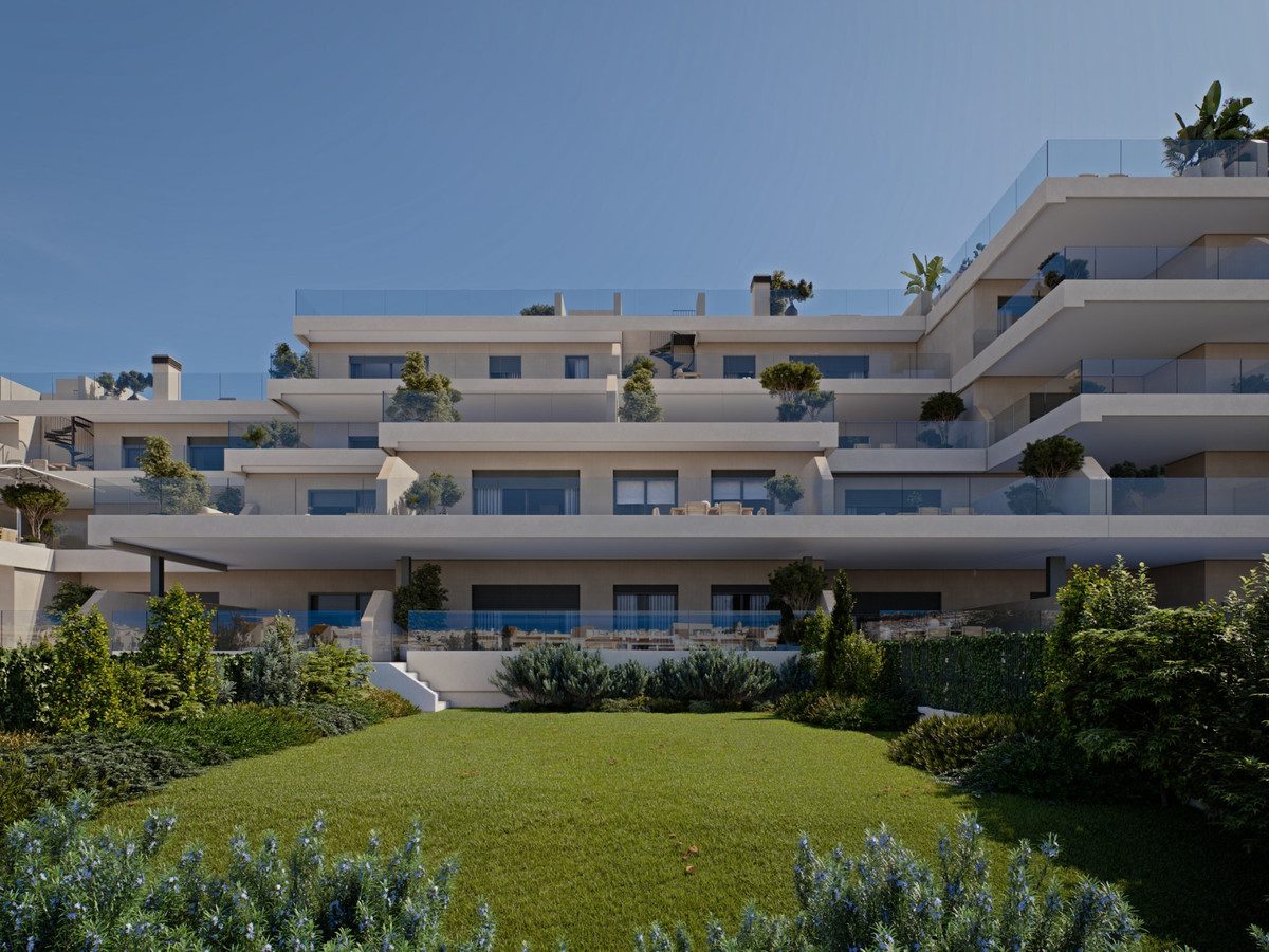 Middle Floor Apartment in Estepona, Costa del Sol – 2 beds – 600000 € - photo 26 of 27