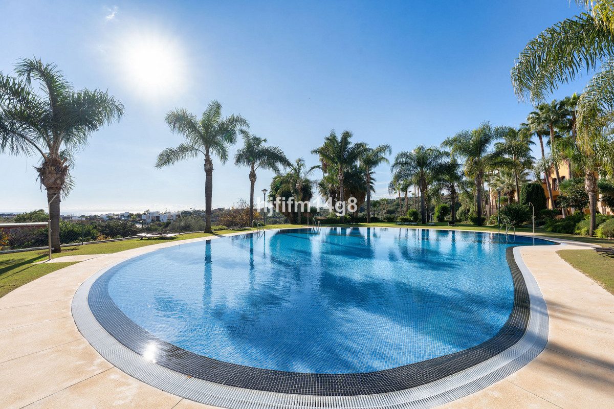 Detached Villa in Marbella, Costa del Sol – 6 beds – 2200000 € - photo 6 of 34