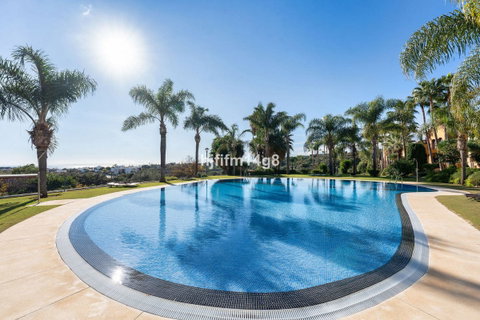 Detached Villa in Marbella, Costa del Sol – 6 beds – 2200000 € - photo 6 of 34