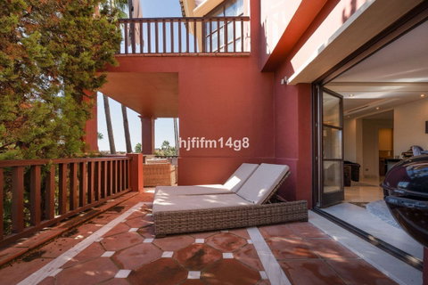 Detached Villa in Marbella, Costa del Sol – 6 beds – 2200000 € - photo 9 of 34
