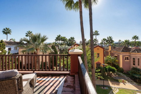 Detached Villa in Marbella, Costa del Sol – 6 beds – 2200000 € - photo 12 of 34