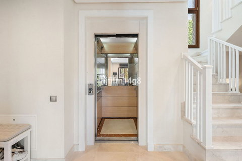 Detached Villa in Marbella, Costa del Sol – 6 beds – 2200000 € - photo 14 of 34