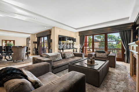 Detached Villa in Marbella, Costa del Sol – 6 beds – 2200000 € - photo 20 of 34