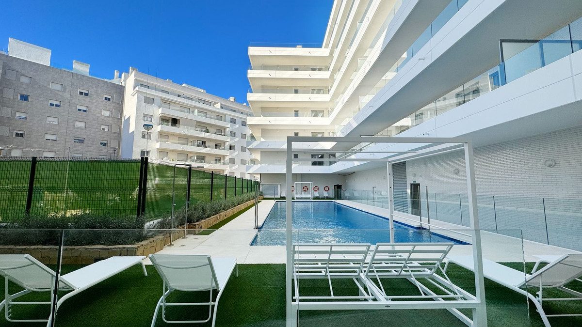 Middle Floor Apartment in Marbella, Costa del Sol – 3 beds – 430000 € - photo 2 of 36