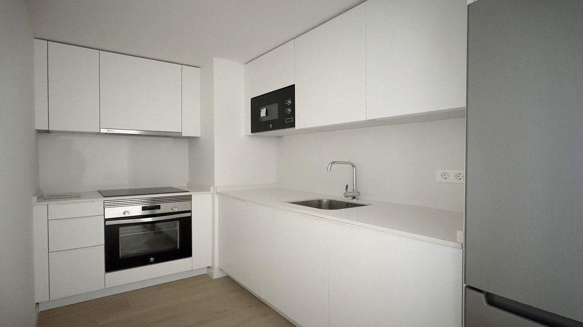 Middle Floor Apartment in Marbella, Costa del Sol – 3 beds – 430000 € - photo 8 of 36