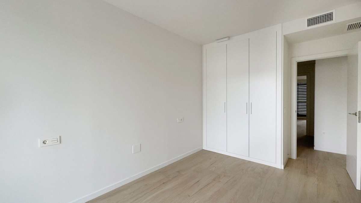 Middle Floor Apartment in Marbella, Costa del Sol – 3 beds – 430000 € - photo 12 of 36
