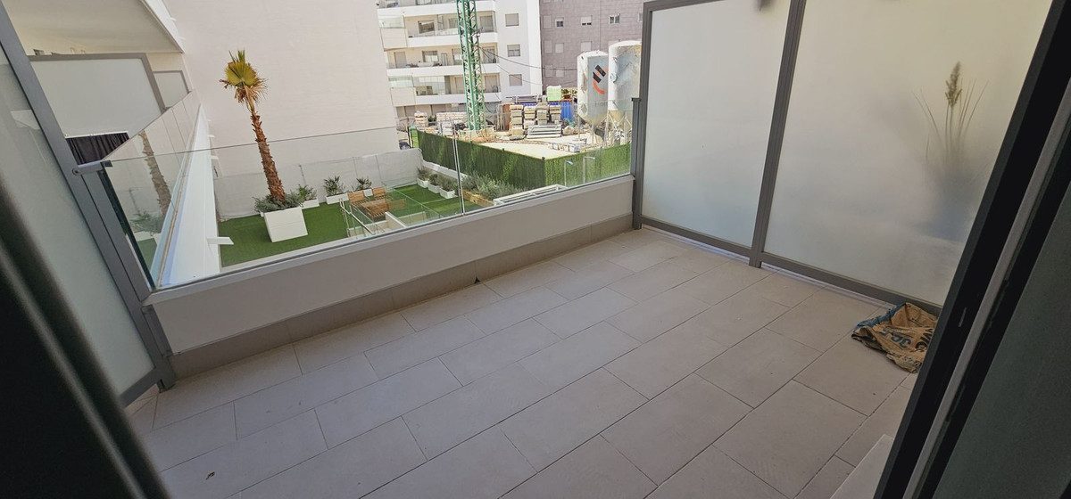 Middle Floor Apartment in Marbella, Costa del Sol – 3 beds – 430000 € - photo 25 of 36