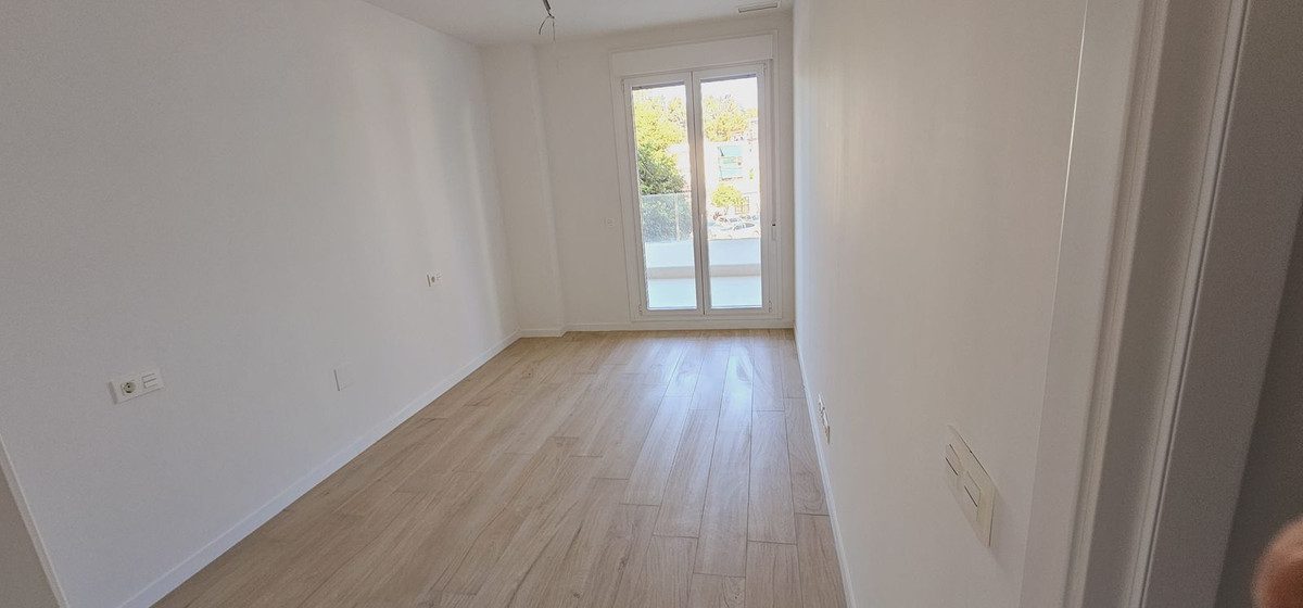 Middle Floor Apartment in Marbella, Costa del Sol – 3 beds – 430000 € - photo 27 of 36