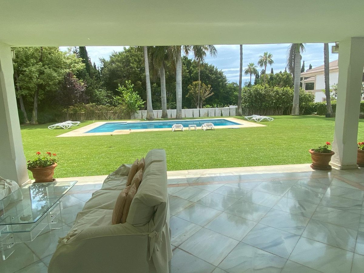 Detached Villa in Marbella, Costa del Sol – 8 beds – 6000000 € - photo 7 of 50