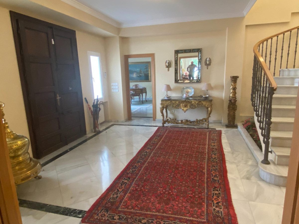 Detached Villa in Marbella, Costa del Sol – 8 beds – 6000000 € - photo 11 of 50