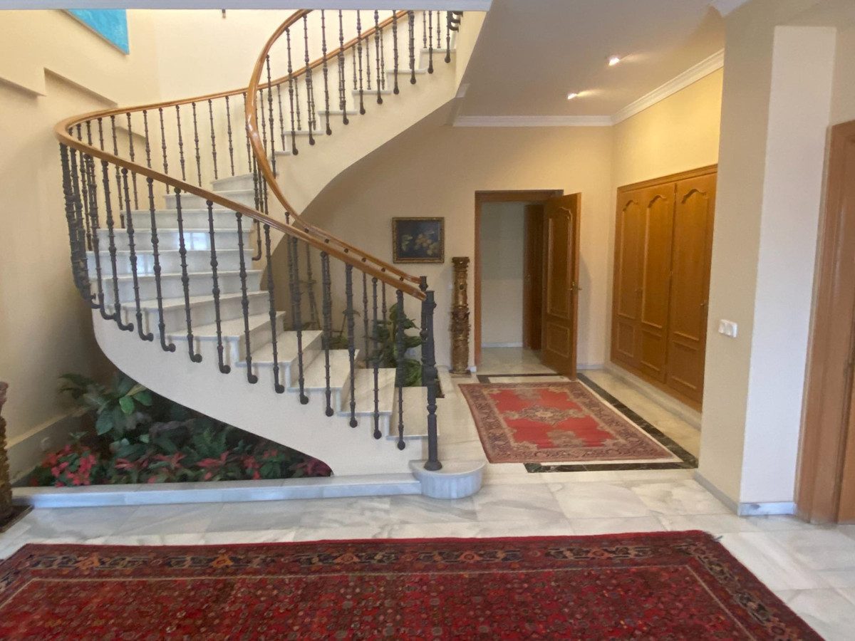 Detached Villa in Marbella, Costa del Sol – 8 beds – 6000000 € - photo 12 of 50