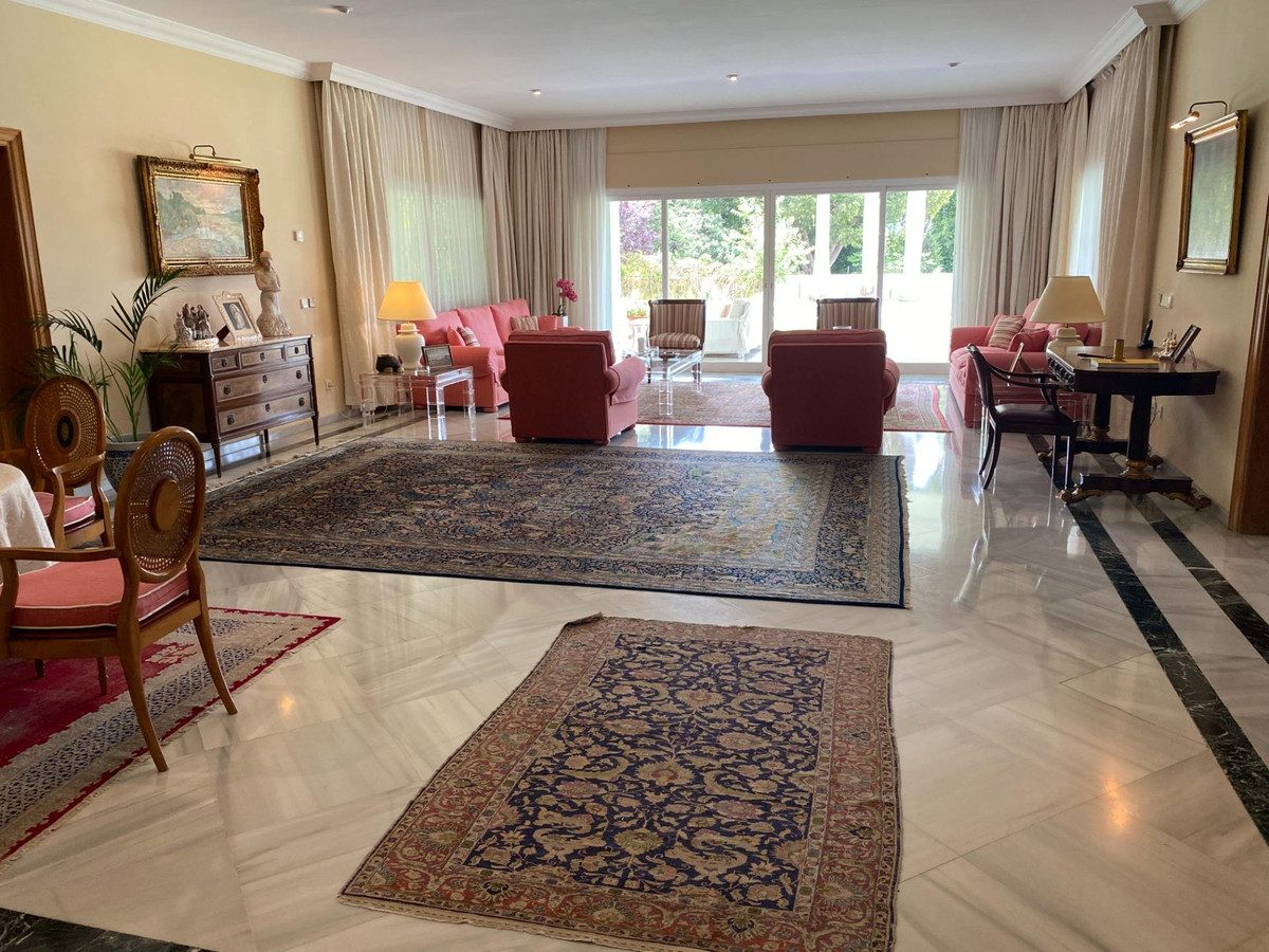 Detached Villa in Marbella, Costa del Sol – 8 beds – 6000000 € - photo 13 of 50