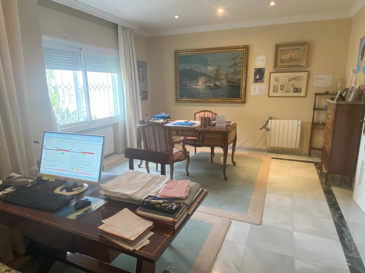 Detached Villa in Marbella, Costa del Sol – 8 beds – 6000000 € - photo 21 of 50