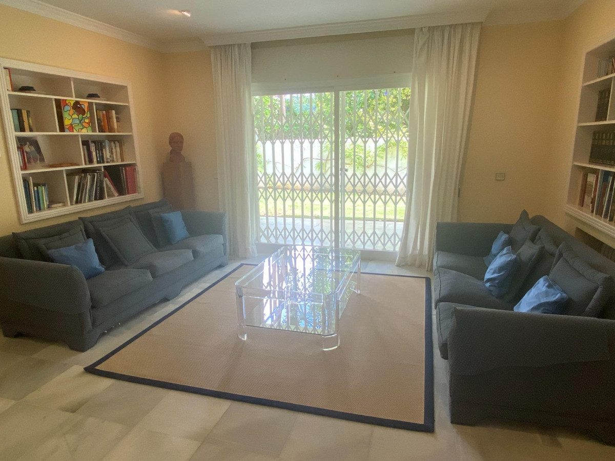 Detached Villa in Marbella, Costa del Sol – 8 beds – 6000000 € - photo 34 of 50