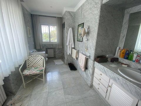 Detached Villa in Marbella, Costa del Sol – 8 beds – 6000000 € - photo 41 of 50