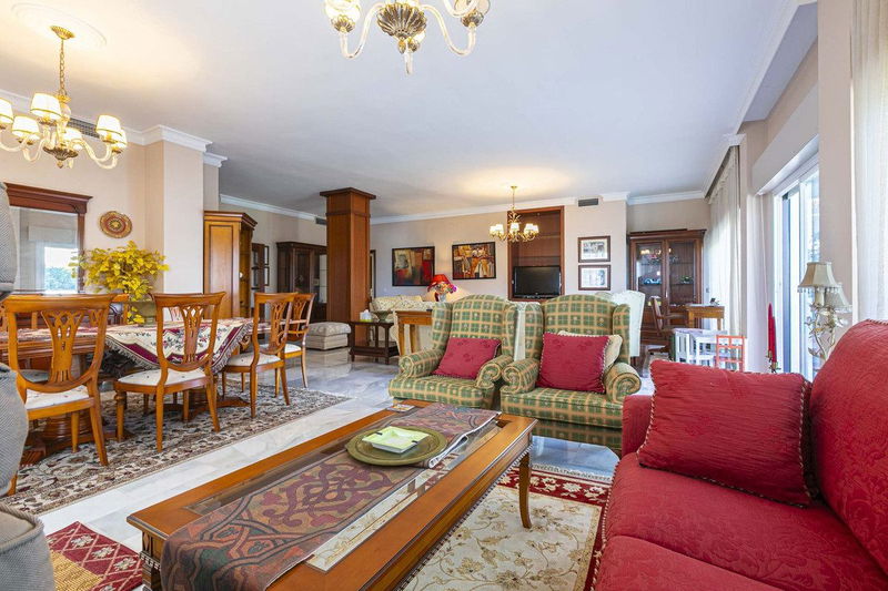 Middle Floor Apartment in Marbella, Costa del Sol – 3 beds – 1200000 €