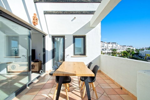 Penthouse in Torremolinos, Costa del Sol – 2 beds – 495000 € - photo 9 of 28