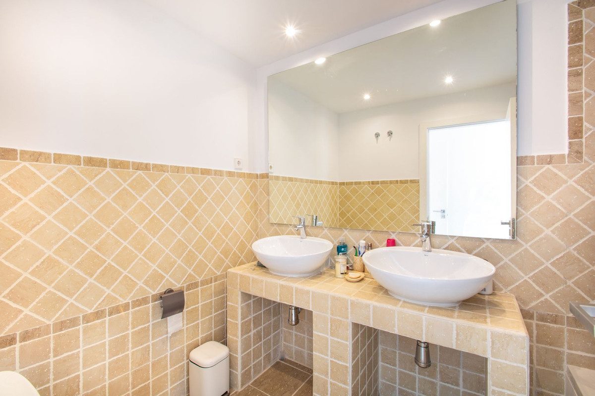 Penthouse in Torremolinos, Costa del Sol – 2 beds – 495000 € - photo 15 of 28