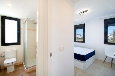Penthouse in Torremolinos, Costa del Sol – 2 beds – 495000 € - photo 19 of 28