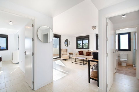 Penthouse in Torremolinos, Costa del Sol – 2 beds – 495000 € - photo 24 of 28
