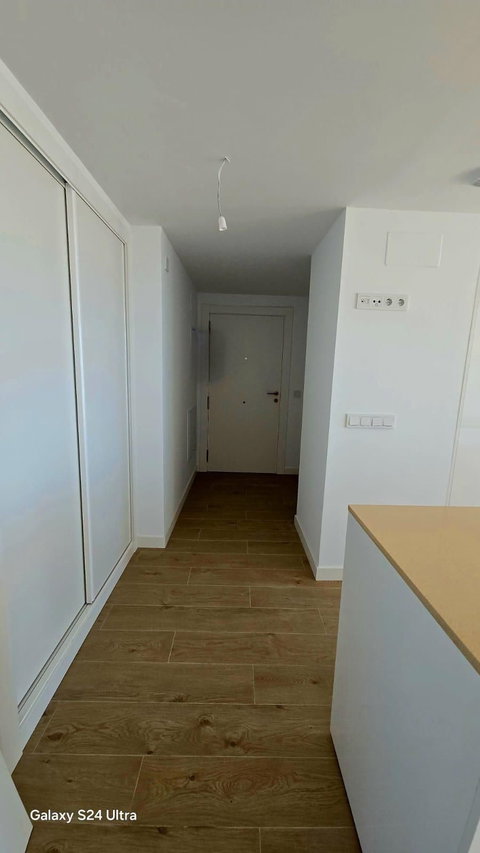 Middle Floor Apartment in Estepona, Costa del Sol – 3 beds – 499000 € - photo 11 of 34