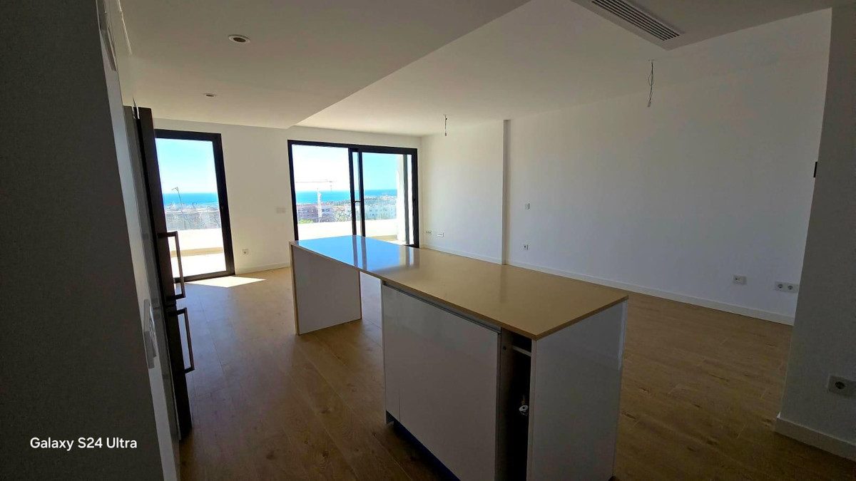Middle Floor Apartment in Estepona, Costa del Sol – 3 beds – 499000 € - photo 15 of 34
