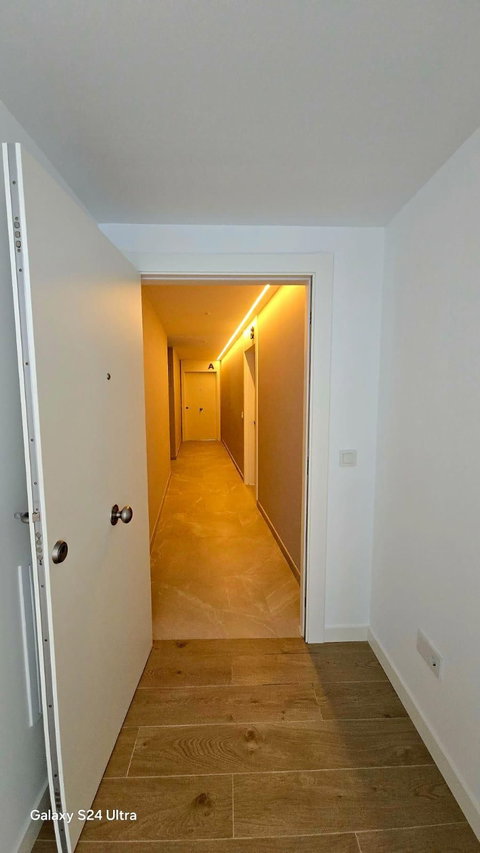 Middle Floor Apartment in Estepona, Costa del Sol – 3 beds – 499000 € - photo 18 of 34