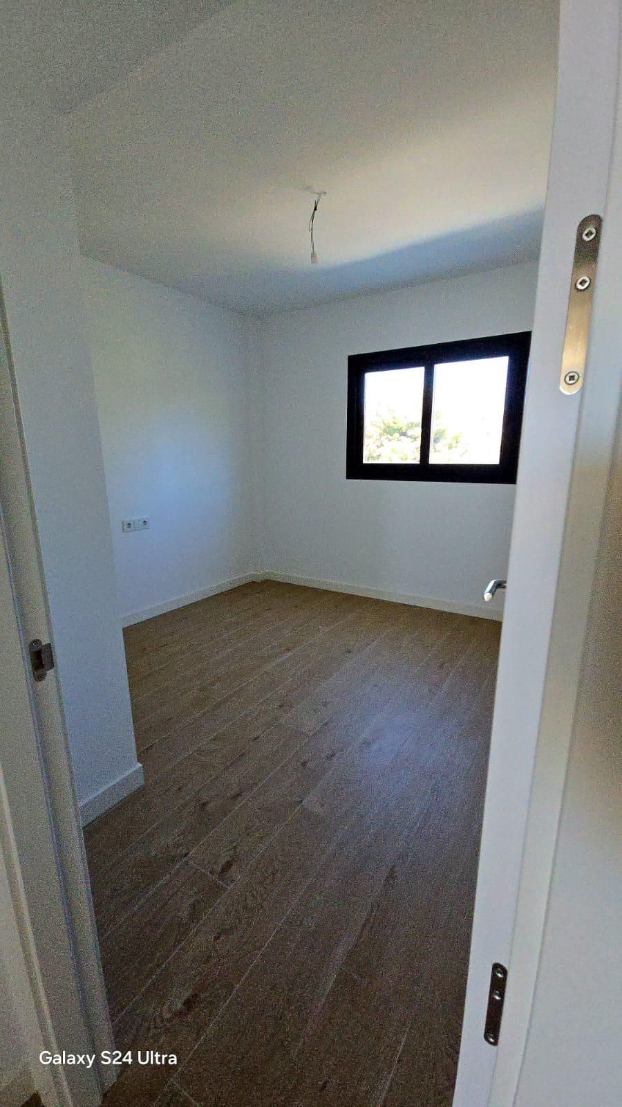 Middle Floor Apartment in Estepona, Costa del Sol – 3 beds – 499000 € - photo 24 of 34