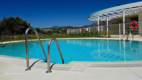 Middle Floor Apartment in Estepona, Costa del Sol – 3 beds – 499000 € - photo 28 of 34