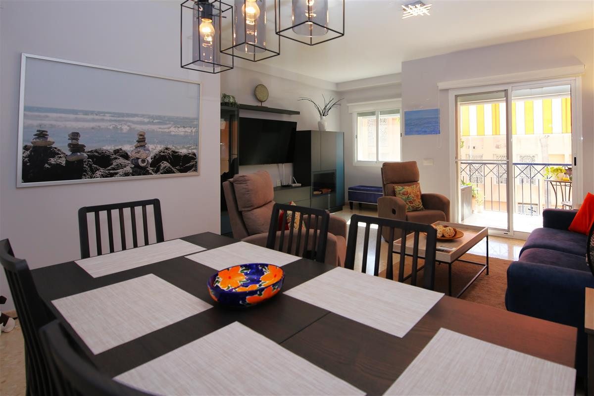 Penthouse in Estepona, Costa del Sol – 3 beds – 450000 € - photo 4 of 24