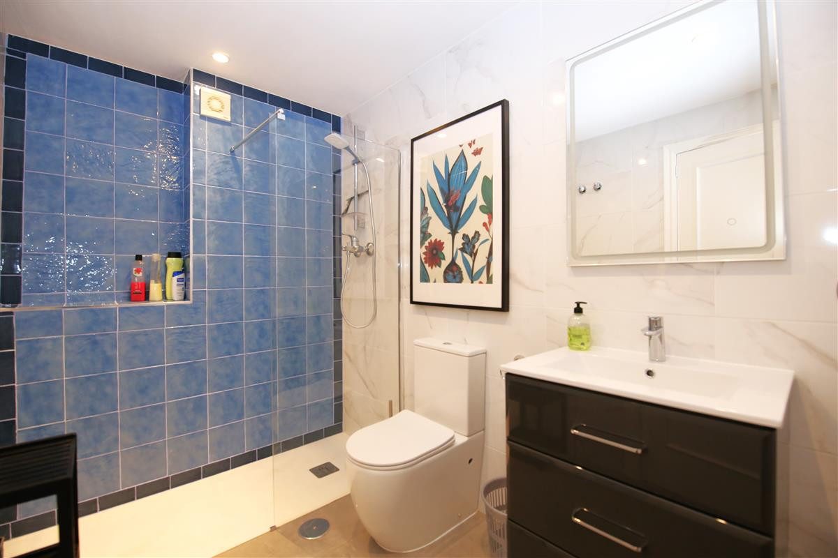 Penthouse in Estepona, Costa del Sol – 3 beds – 450000 € - photo 11 of 24