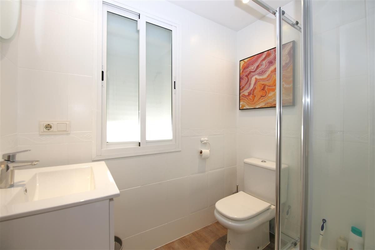 Penthouse in Estepona, Costa del Sol – 3 beds – 450000 € - photo 15 of 24