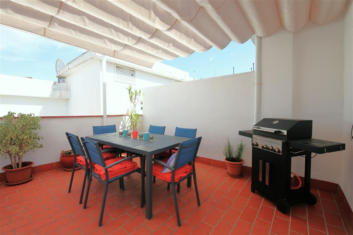 Penthouse in Estepona, Costa del Sol – 3 beds – 450000 € - photo 19 of 24