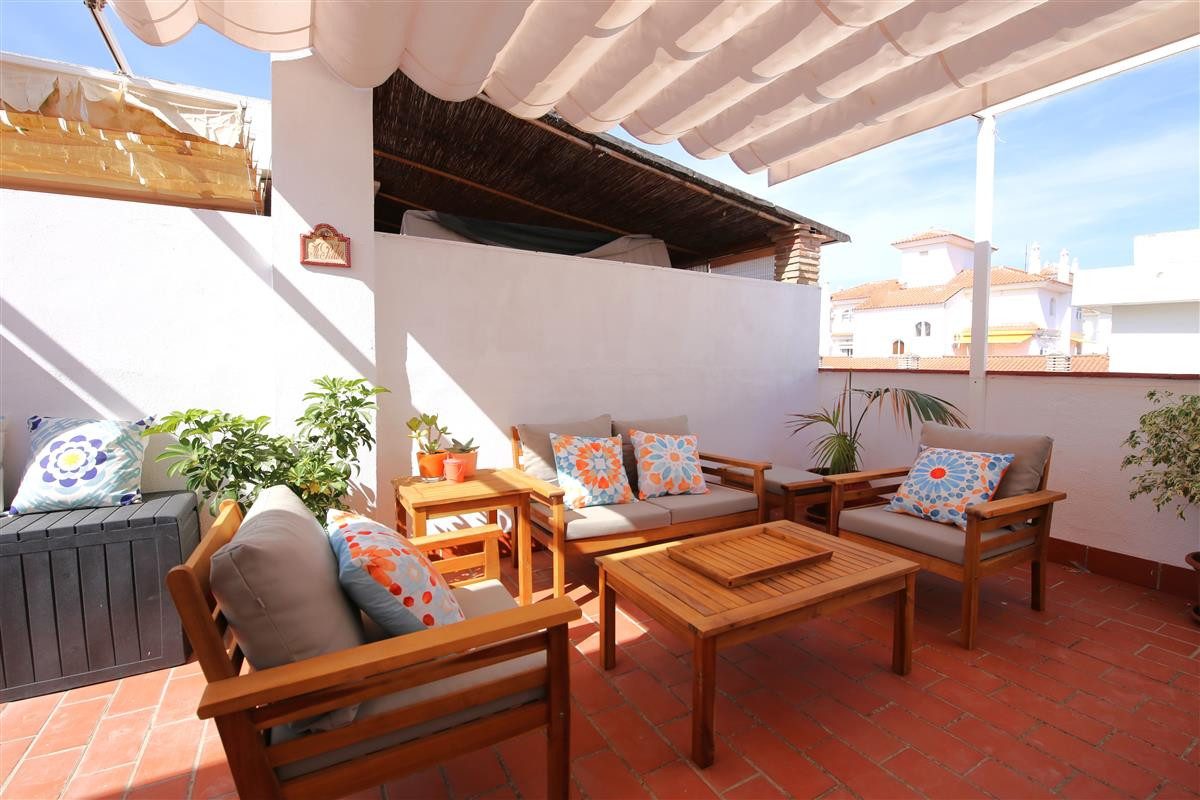 Penthouse in Estepona, Costa del Sol – 3 beds – 450000 € - photo 21 of 24