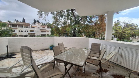 Middle Floor Apartment in Marbella, Costa del Sol – 2 beds – 395000 € - photo 2 of 12