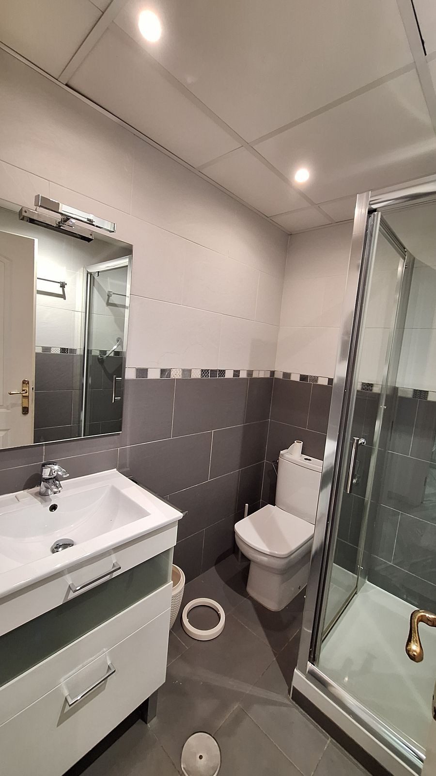 Middle Floor Apartment in Marbella, Costa del Sol – 2 beds – 395000 € - photo 10 of 12