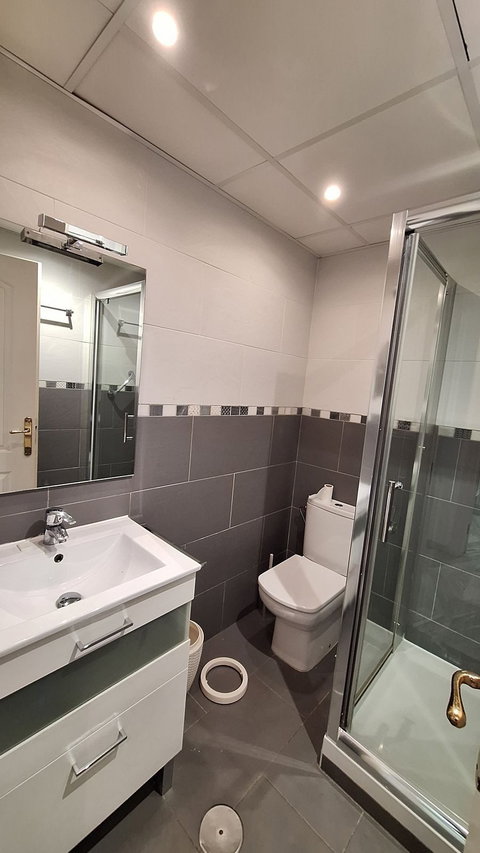 Middle Floor Apartment in Marbella, Costa del Sol – 2 beds – 395000 € - photo 10 of 12