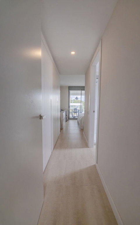 Middle Floor Apartment in Estepona, Costa del Sol – 2 beds – 515000 € - photo 6 of 50