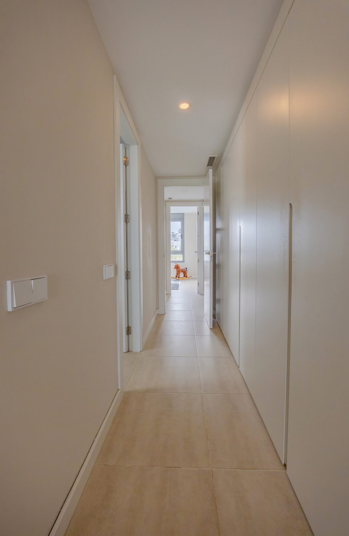 Middle Floor Apartment in Estepona, Costa del Sol – 2 beds – 515000 € - photo 12 of 50