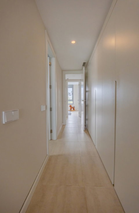 Middle Floor Apartment in Estepona, Costa del Sol – 2 beds – 515000 € - photo 12 of 50