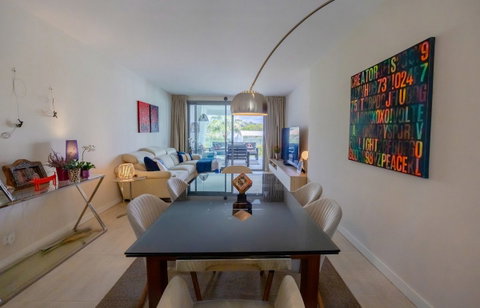 Middle Floor Apartment in Estepona, Costa del Sol – 2 beds – 515000 € - photo 17 of 50