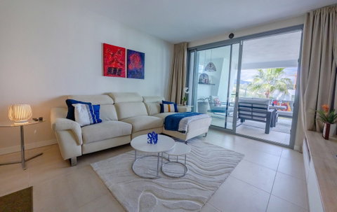 Middle Floor Apartment in Estepona, Costa del Sol – 2 beds – 515000 € - photo 19 of 50
