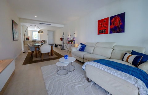 Middle Floor Apartment in Estepona, Costa del Sol – 2 beds – 515000 € - photo 20 of 50