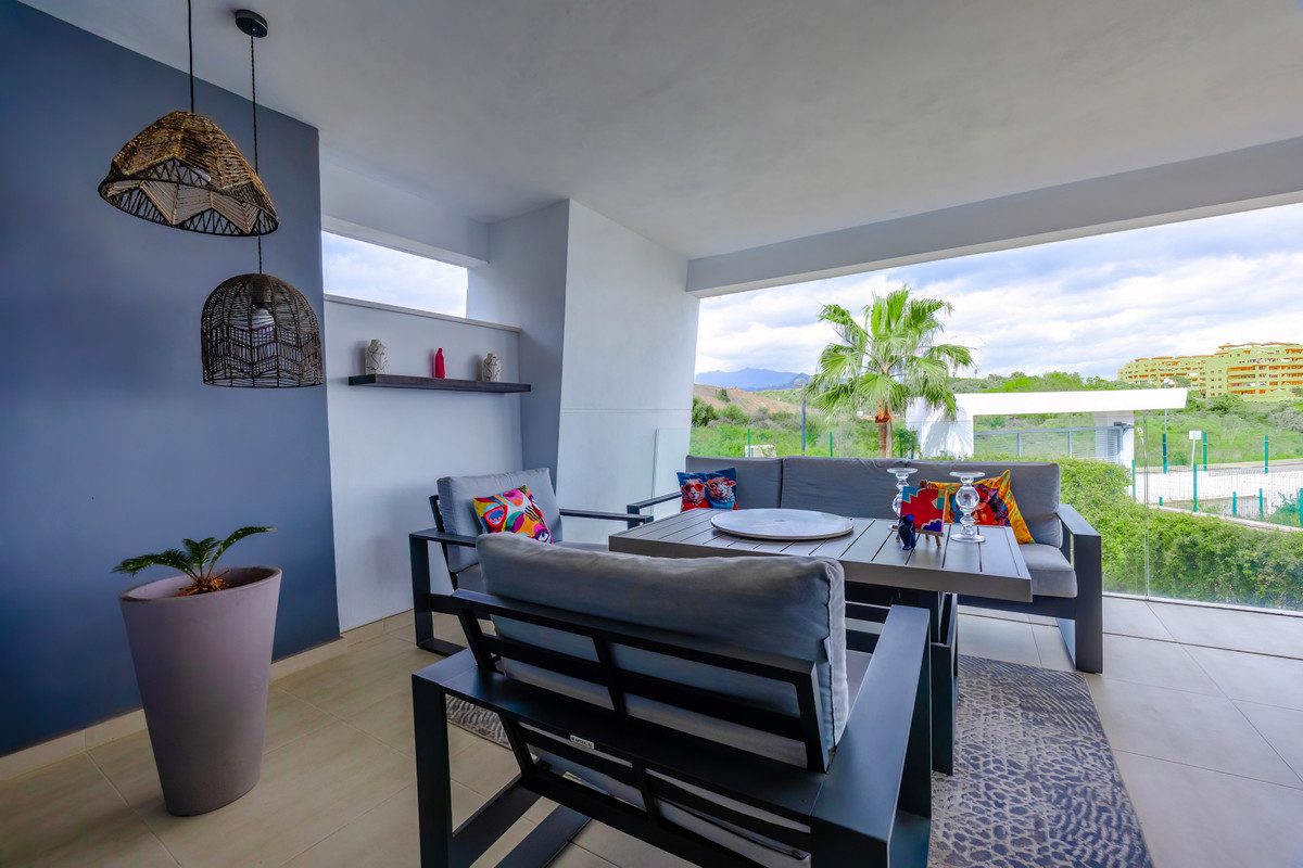 Middle Floor Apartment in Estepona, Costa del Sol – 2 beds – 515000 € - photo 22 of 50